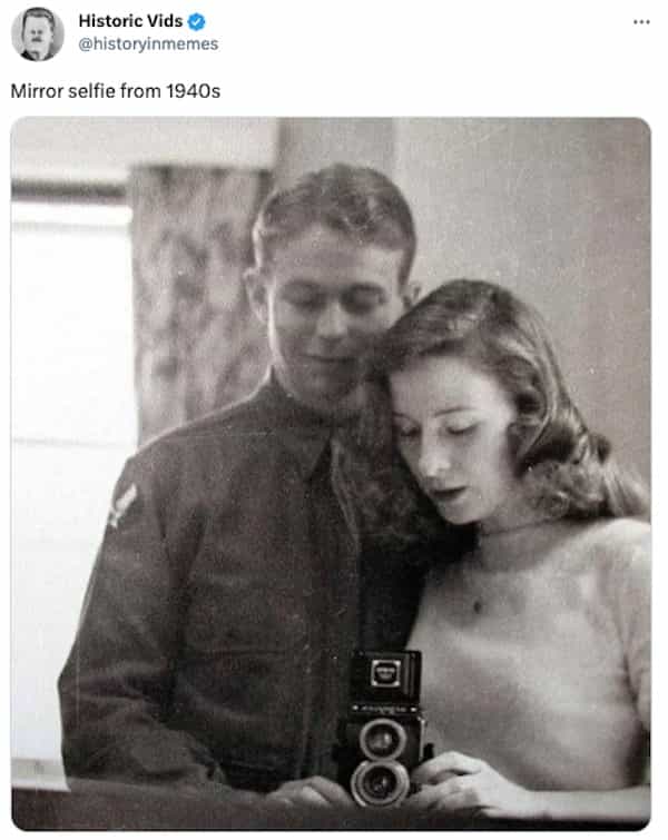 Mirror selfie from 1940s